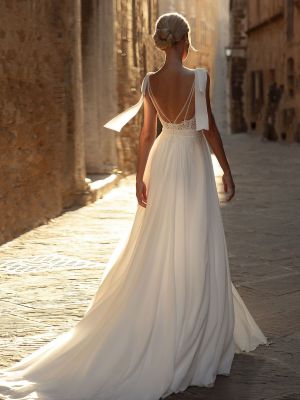 ADONIS by Anna Sposa